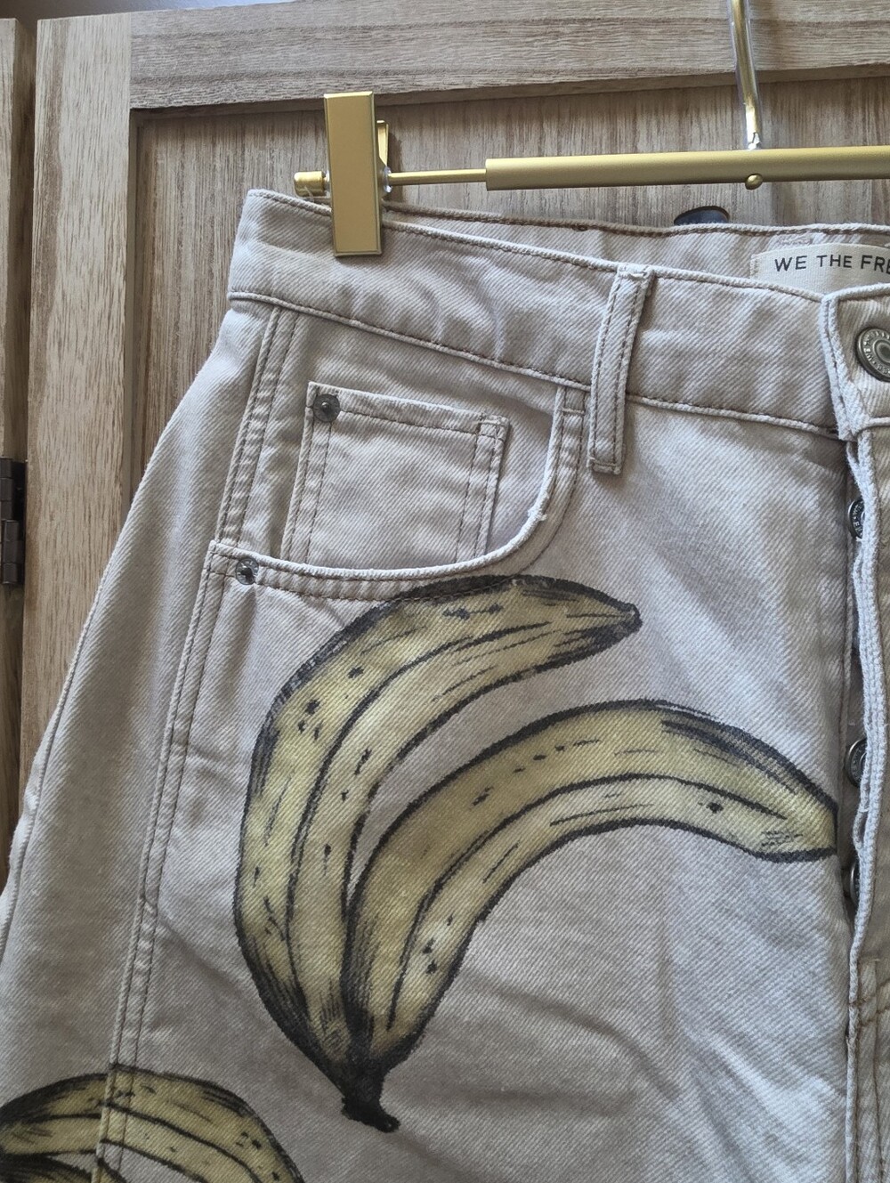 NWT We The Free Printed Good Luck Barrel Jeans in Go Bananas - Picture 9 of 15